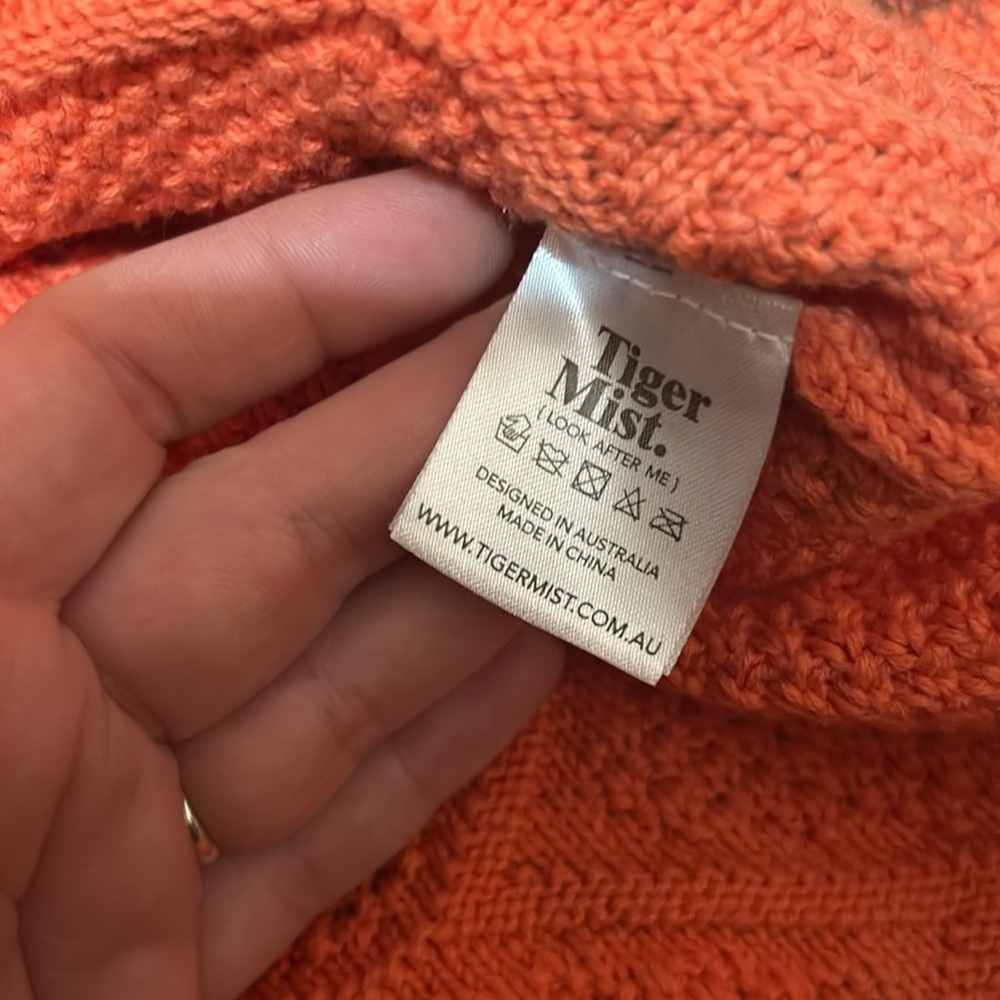 Tiger Mist Rae Cropped Sweater - Picture 3 of 6